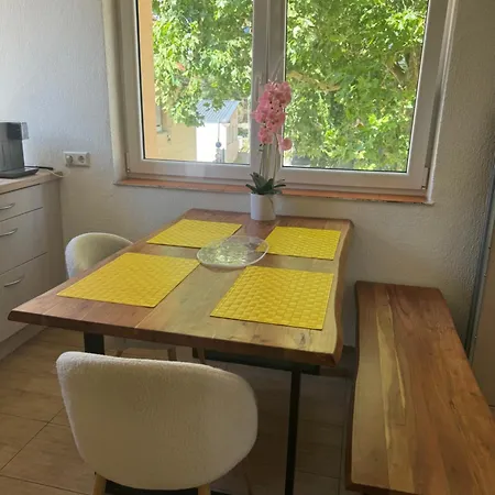 Privatunterkunft Cafe Graf 2 *